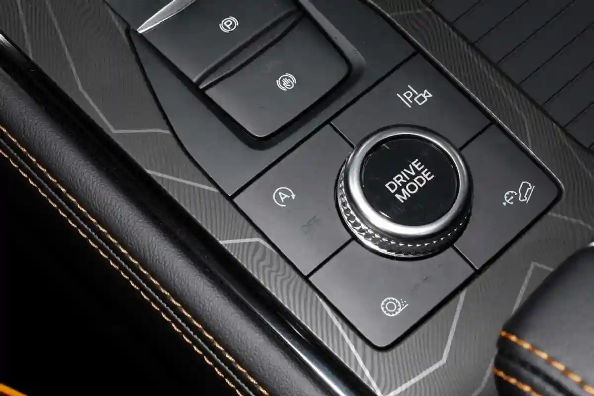 2024款探险者曝光，标配2.3T+10AT动力，带托森差速器，有多强？