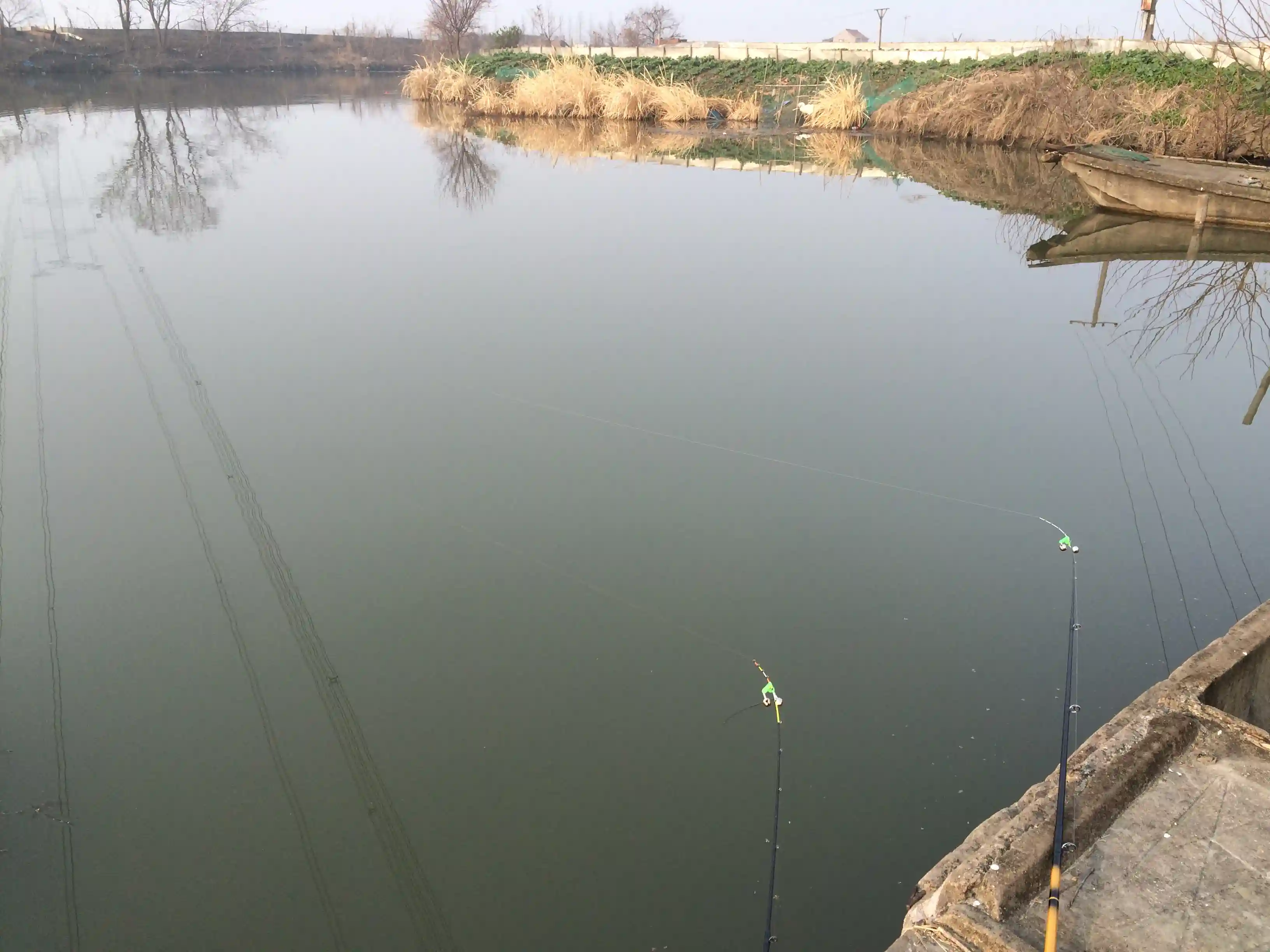 冬天钓鱼不挨冻还爆护？野钓高手用这个方法