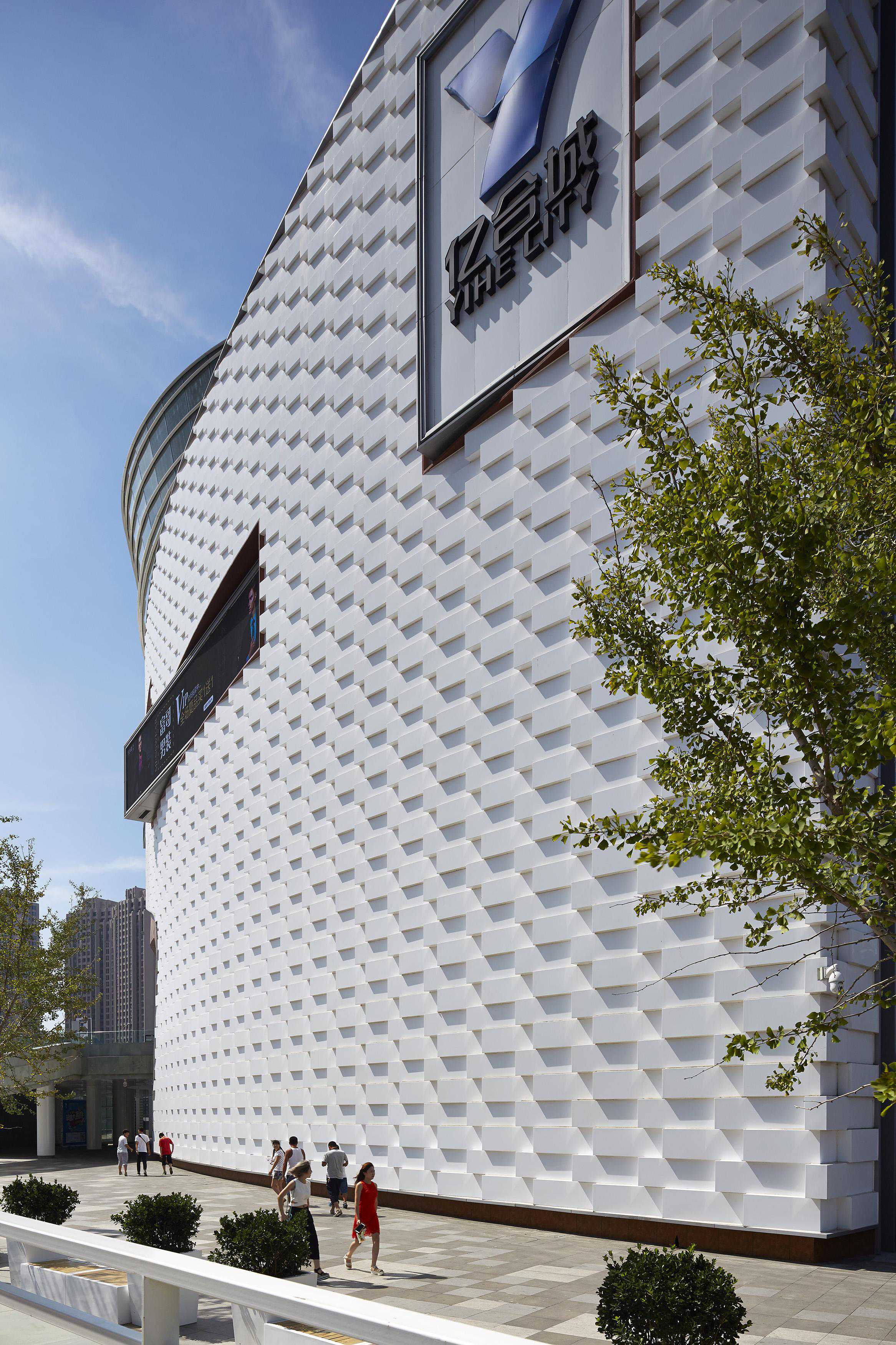 大连亿合城购物中心 / Laguarda.Low Architects（LLA建筑设计）