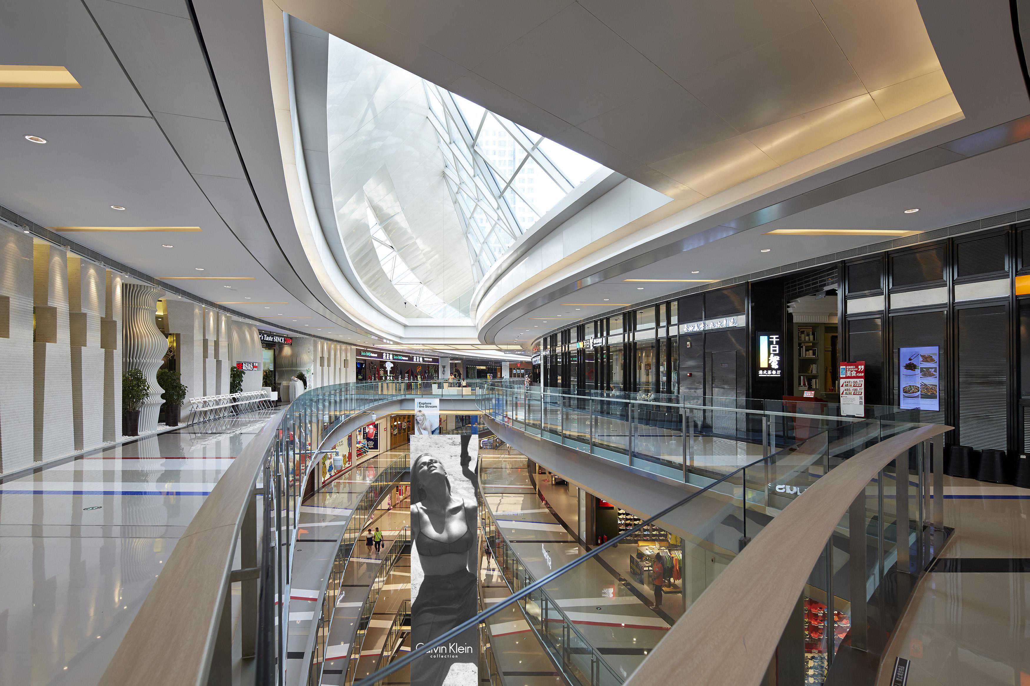 大连亿合城购物中心 / Laguarda.Low Architects（LLA建筑设计）